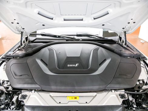 Certified 2024 BMW i4 eDrive40 w/ Premium Package RWD image 28
