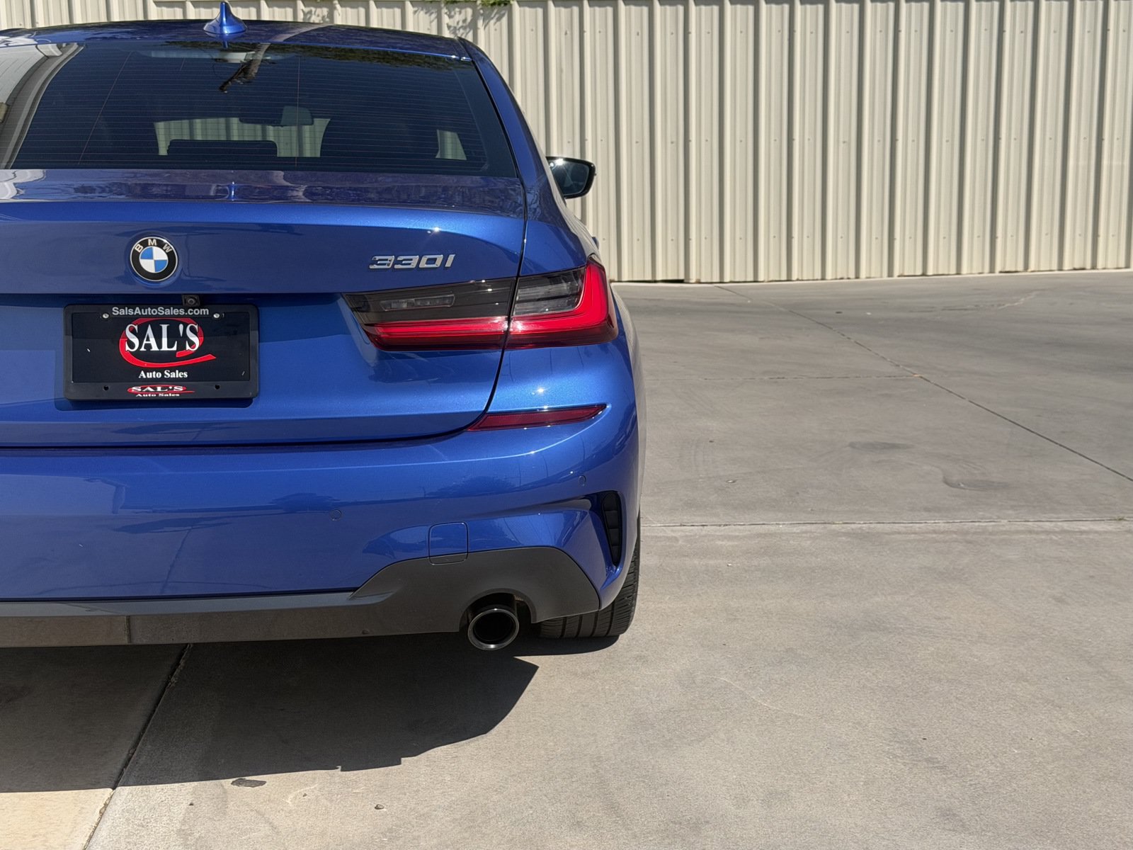 Used 2021 BMW 330i Sedan w/ M Sport Package RWD image 11