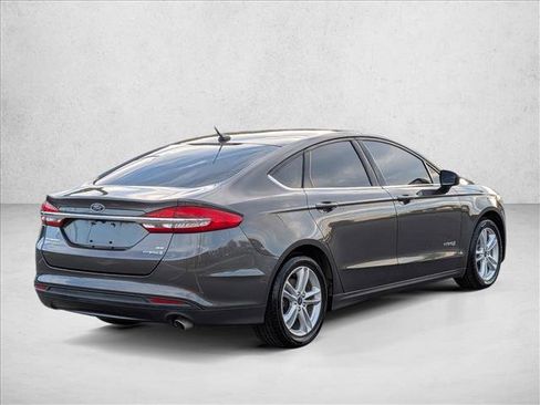 Used 2018 Ford Fusion SE image 5
