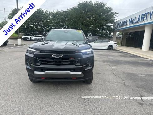 Used 2023 Chevrolet Colorado Z71 w/ Z71 Convenience Package 2 AWD/4WD image 9
