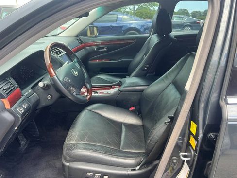 Used 2010 Lexus LS 460 RWD image 10