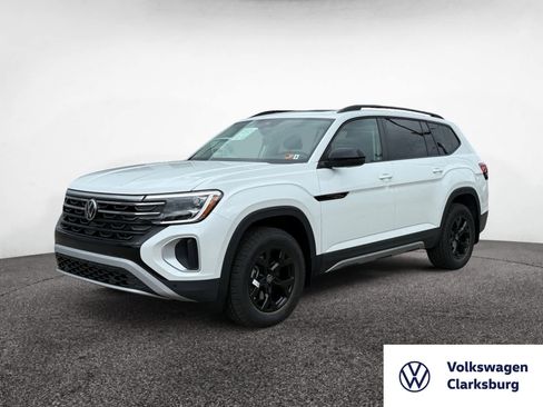 New 2026 Volkswagen Atlas Peak Edition image 1