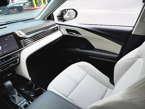 Used 2025 Toyota Camry XLE image 20