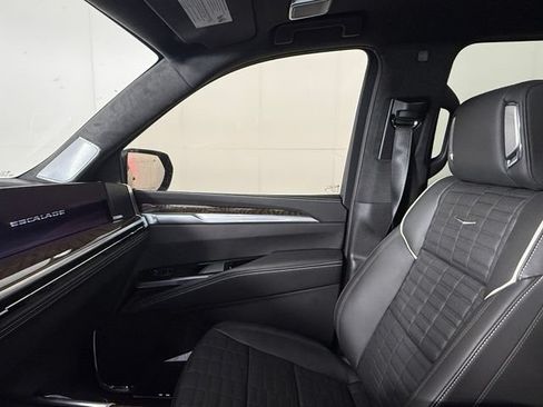 Certified 2025 Cadillac Escalade ESV Sport Platinum AWD/4WD image 22
