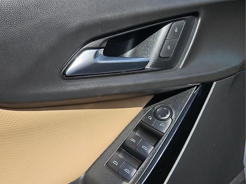 Used 2025 Chevrolet Equinox ACTIV w/ Safety and Technology Package image 12