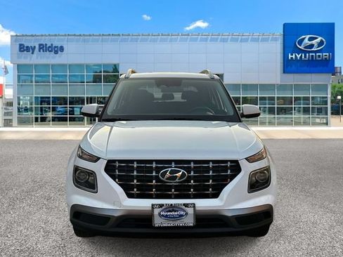 Used 2025 Hyundai Venue SEL FWD image 11