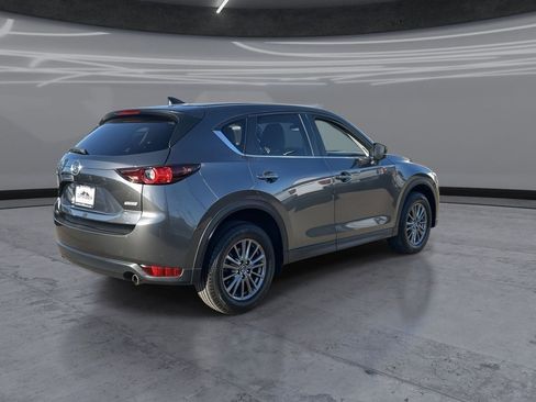 Used 2017 MAZDA CX-5 Touring w/ Preferred Equipment Package FWD image 5