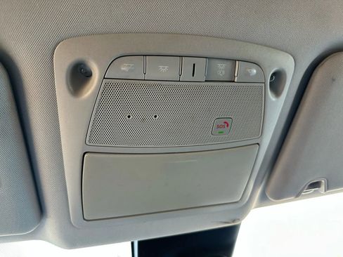 Used 2018 Nissan Rogue SL image 36