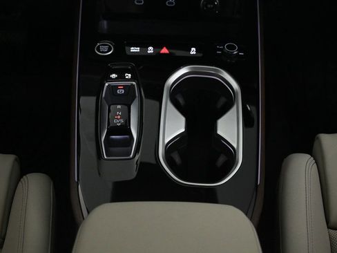 Used 2026 Audi A6 Premium Plus w/ Premium Plus Package image 13