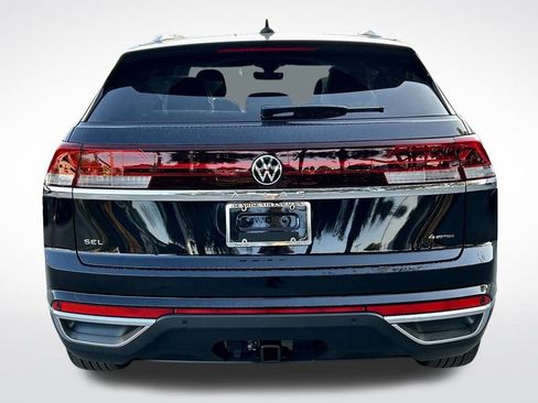 Used 2025 Volkswagen Atlas Cross Sport SEL image 5