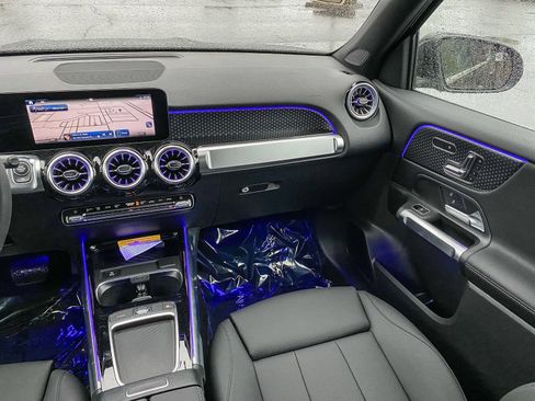 Used 2025 Mercedes-Benz GLB 250 4MATIC image 15