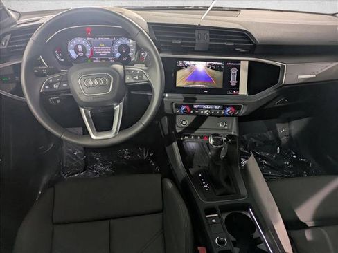 New 2025 Audi Q3 2.0T Premium image 16