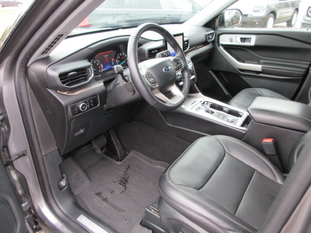 Certified 2024 Ford Explorer Limited w/ Equipment Group 301A AWD/4WD image 3
