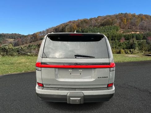 Used 2024 Lexus GX 550 image 6