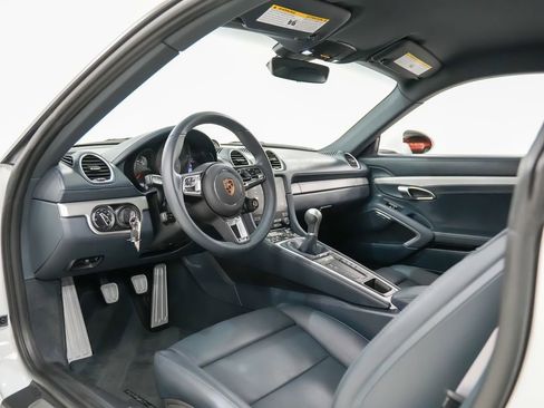 Used 2025 Porsche 718 Cayman S w/ Premium Package RWD image 4