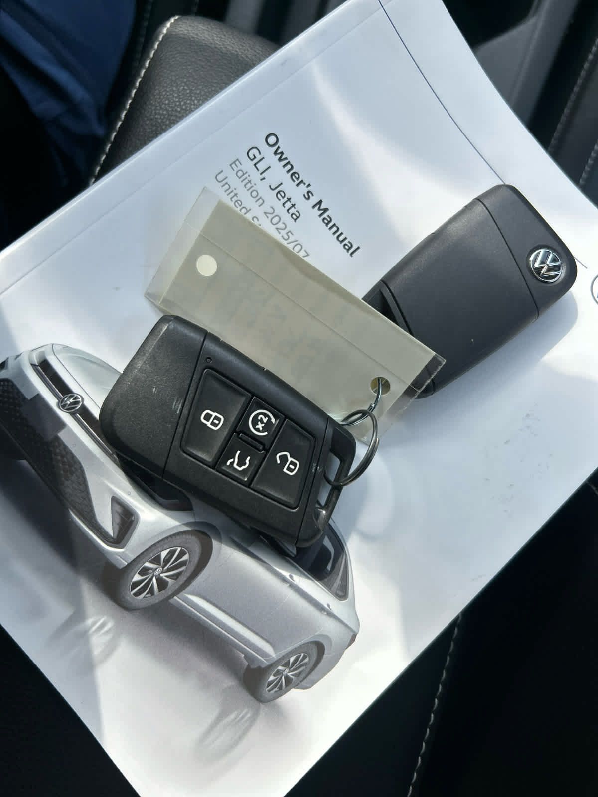 Used 2026 Volkswagen Jetta SE FWD image 23
