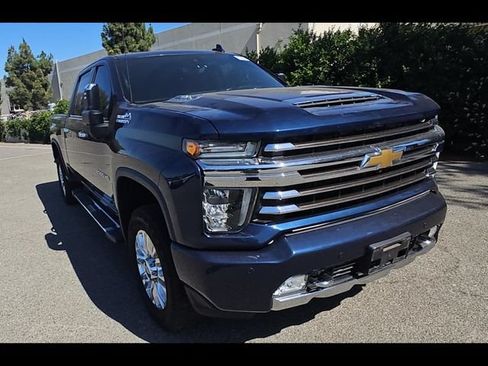 Used 2022 Chevrolet Silverado 2500 High Country w/ Z71 Off-Road Package AWD/4WD image 2