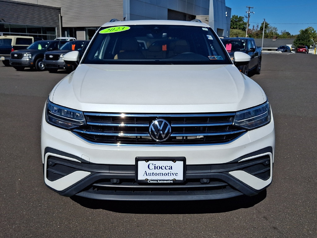 Used 2023 Volkswagen Tiguan SE w/ Panoramic Sunroof Package AWD/4WD image 5