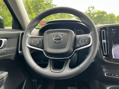 Certified 2023 Volvo XC40 B5 Plus w/ Driver Assist Package AWD/4WD image 23