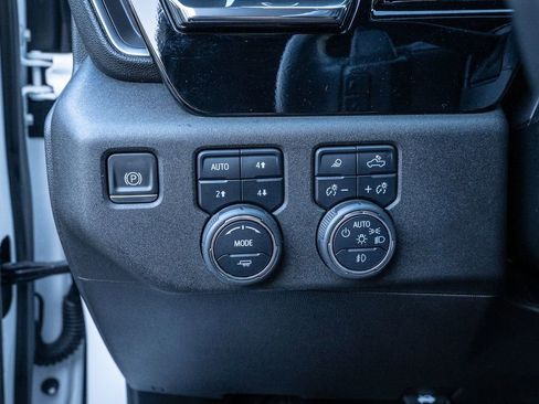 Used 2023 Chevrolet Silverado 1500 High Country image 18