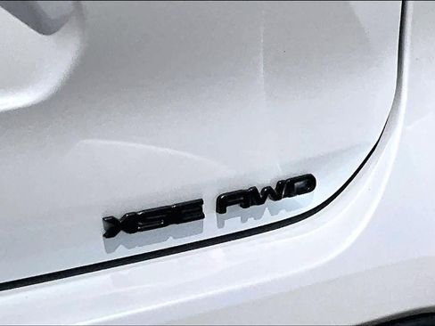 Used 2025 Toyota Highlander XSE AWD/4WD image 10