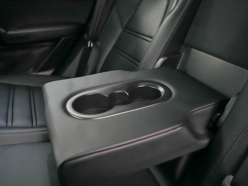 Certified 2025 Porsche Cayenne S image 19