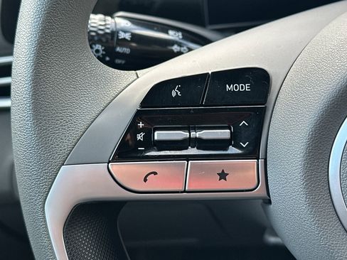 Used 2024 Hyundai Elantra SEL image 27