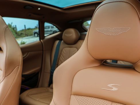 Used 2022 Aston Martin DBX AWD/4WD image 66