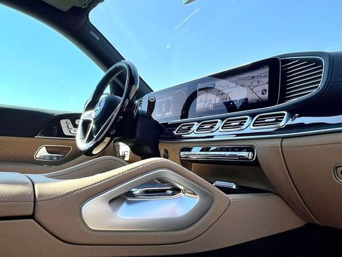 Certified 2024 Mercedes-Benz GLS 580 4MATIC image 12