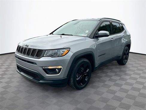 Used 2020 Jeep Compass Latitude image 3