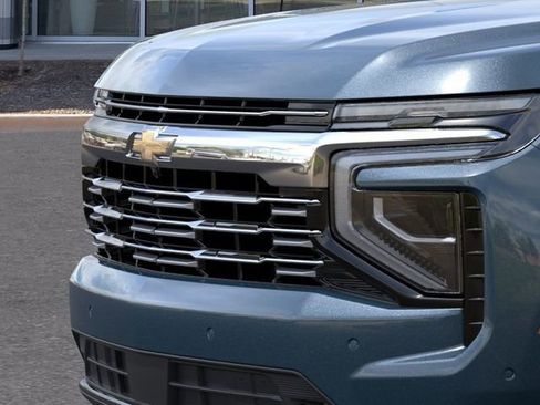 New 2026 Chevrolet Suburban Premier AWD/4WD image 13
