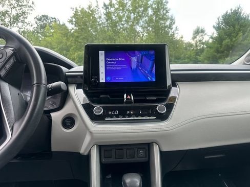 Used 2024 Toyota Corolla Cross LE w/ Moonroof Package AWD/4WD image 24