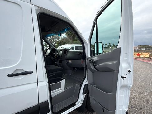Used 2017 Mercedes-Benz Sprinter 2500 image 8