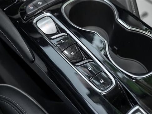 Used 2023 Buick Envision Essence image 33