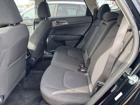 Used 2025 Kia Sportage LX image 23