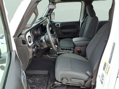 New 2026 Jeep Gladiator Sport image 12