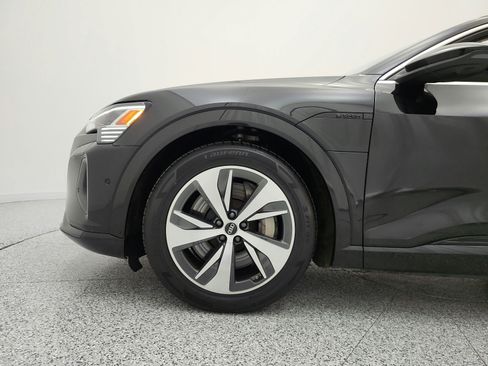 Used 2024 Audi Q8 e-tron Premium Plus w/ Premium Plus Package AWD/4WD image 18