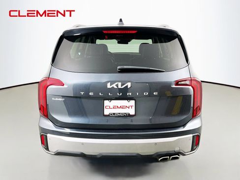 Used 2024 Kia Telluride S FWD image 8