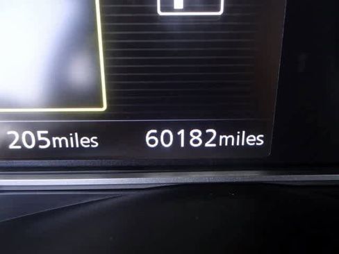 Used 2023 Nissan Versa SV image 17