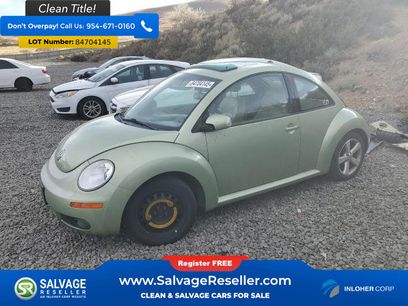 Used 2006 Volkswagen Beetle Coupe w/ Package 2