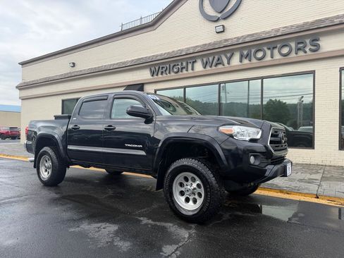 Used 2019 Toyota Tacoma SR5 AWD/4WD image 1