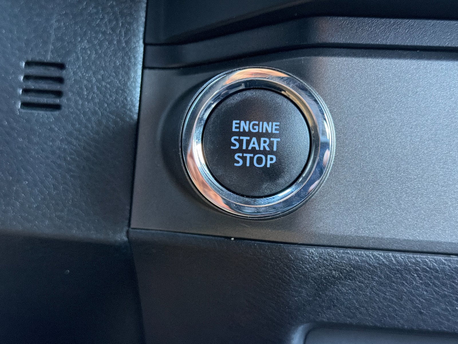 Used 2020 Toyota Tacoma 2WD Double Cab image 21