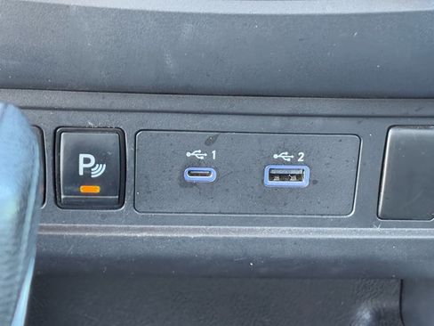 Used 2022 Nissan Frontier SV w/ Technology Package image 26