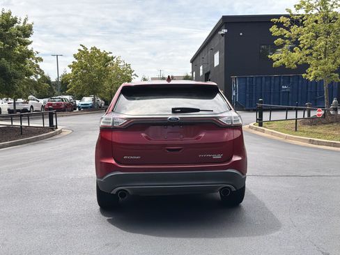 Used 2018 Ford Edge Titanium w/ Technology Package FWD image 14