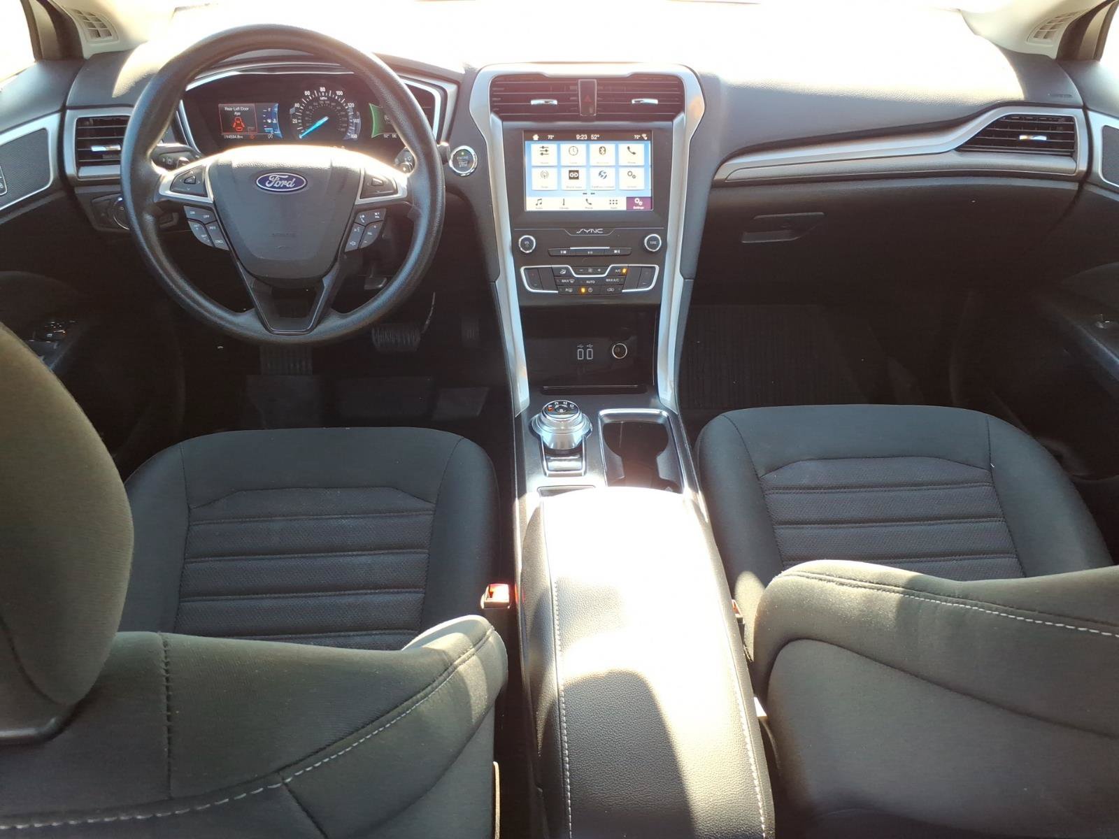 Certified 2019 Ford Fusion SE FWD image 12