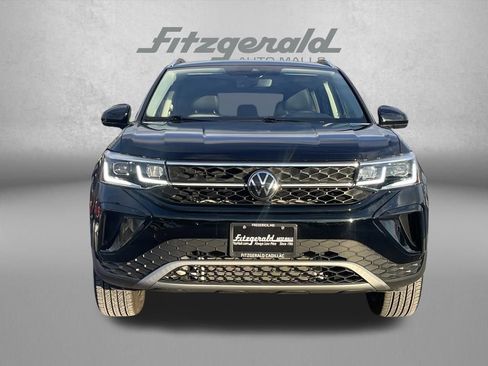 Used 2024 Volkswagen Taos SEL image 5