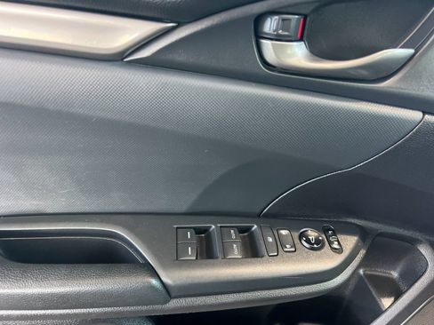 Used 2020 Honda Civic Sport image 10