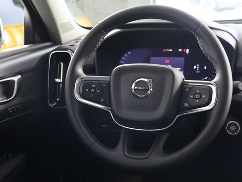 Used 2024 Volvo XC40 B5 Plus AWD/4WD image 10