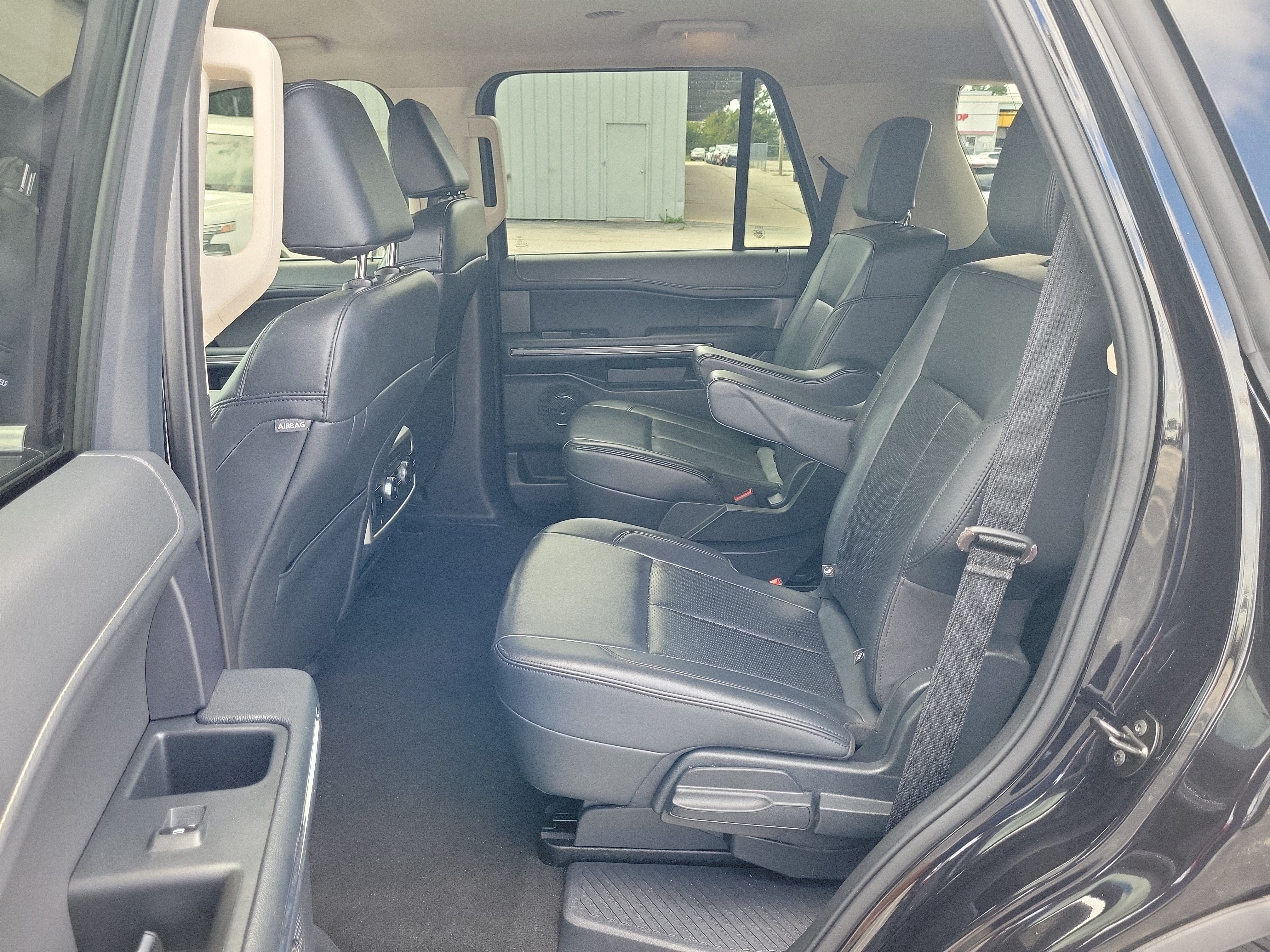 Used 2024 Ford Expedition XLT RWD image 15