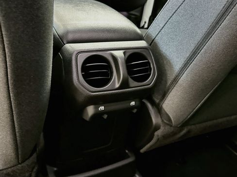 Used 2024 Jeep Wrangler Unlimited w/ Convenience Group AWD/4WD image 27